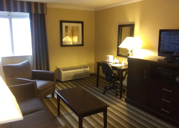 Quality Inn & Suites Syracuse Fairgrounds